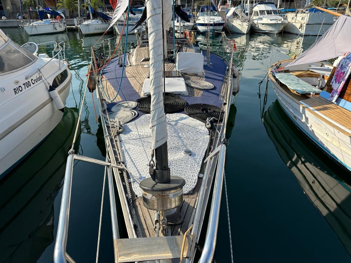 Unique Wooden Sail Yacht + 2 Bikes Included! Hotel Sant Adria de Besos Luaran gambar