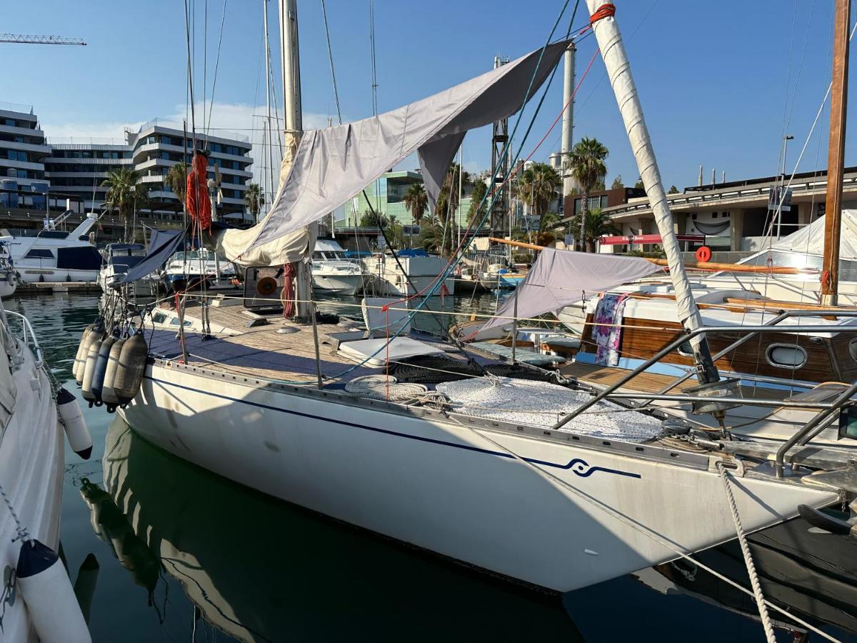 Unique Wooden Sail Yacht + 2 Bikes Included! Hotel Sant Adria de Besos Luaran gambar